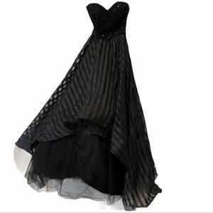 Mac Duggal beautiful gown size 0 only worn once